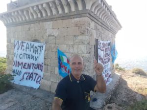 WhatsApp-Image-2018-10-26-at-18.32.59-2-300x225 Lampedusa (isola di Lampione) : protesta contro l'isolamento dei Vigili del Fuoco