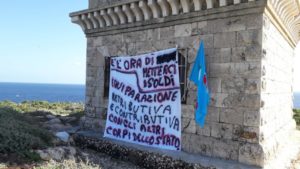 WhatsApp-Image-2018-10-26-at-18.32.59-3-300x169 Lampedusa (isola di Lampione) : protesta contro l'isolamento dei Vigili del Fuoco